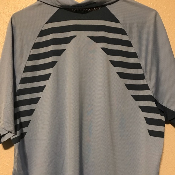Under Armour Gray and Black Polo. XL Heat Gear - Picture 2 of 3